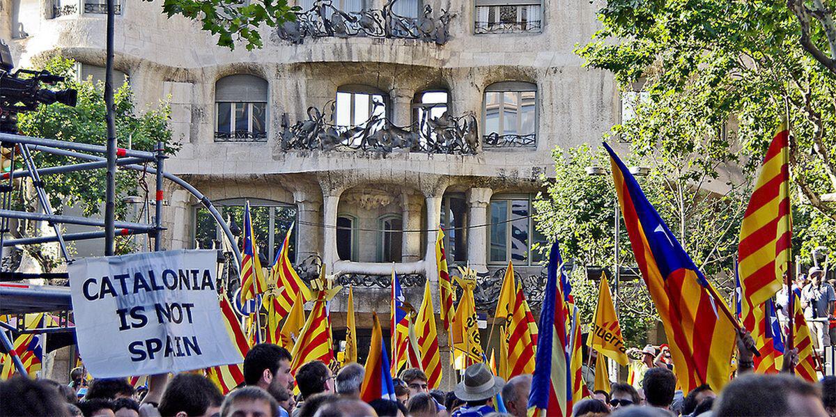 Πώς το δημοψήφισμα της Καταλονίας επηρεάζει τον Νταν Μπράουν