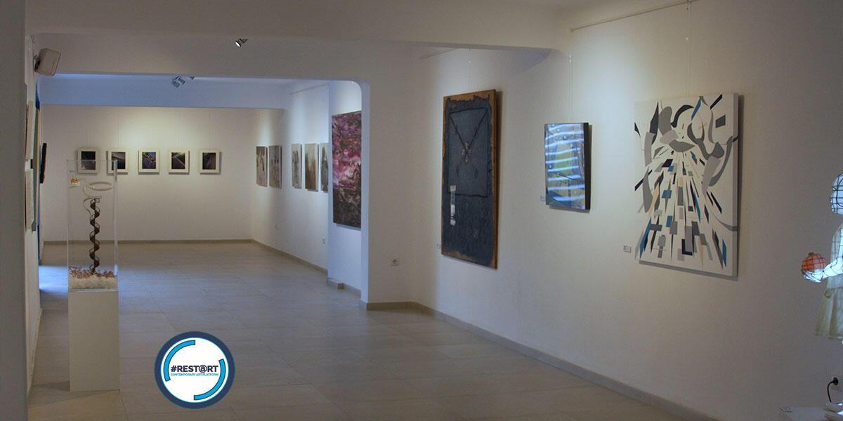 «From Athens to Santorini: Greeks artists’ trips» στην Aqua Gallery