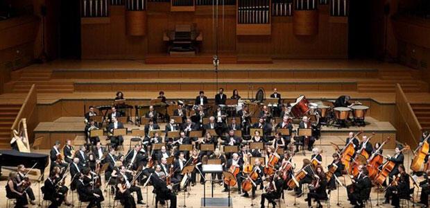 «Έκλεψαν την παράσταση οι “Αυλοί του βασιλιά” με την Kρατική Ορχήστρα Αθηνών» της Μαρίας Κοτοπούλη