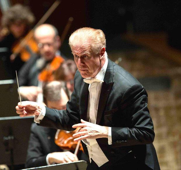 «Το νέο ξεκίνημα της Κρατικής Ορχήστρας Αθηνών στο Μέγαρο Μουσικής» της Μαρίας Κοτοπούλη