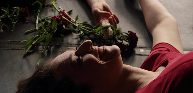 «Ίσια Δικαιώματα» της Μαρίας Τσιμά σε σκηνοθεσία Ελένης Γεωργοπούλου στο Vault